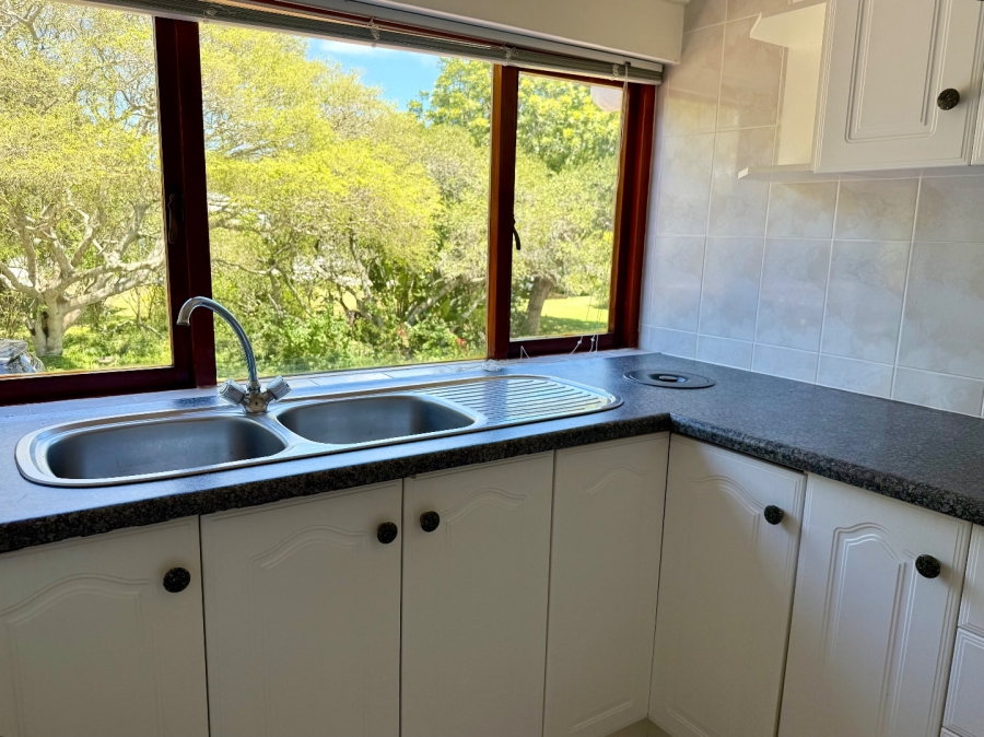 6 Bedroom Property for Sale in Leisure Isle Western Cape